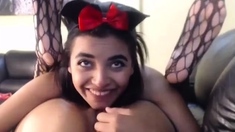 Camgirl Eating Pussy
