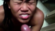 Pinay suckin cock and taking facial