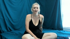 amateur blonde solo webcam