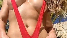 Close up fuck girl in big cock