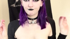 Amateur Webcam Chick Masturbates On Webcam More At